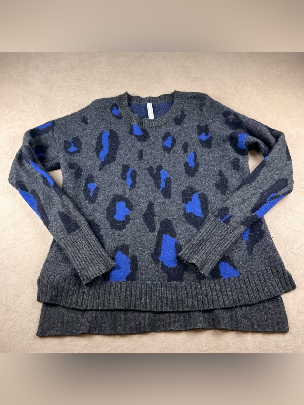 ❤️ Athleta Large Women's Wool Cashmere Gray Blue Leopard Animal Print Sweater B3